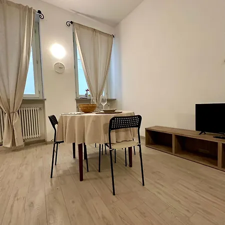 L'angolo Rosa Apartment